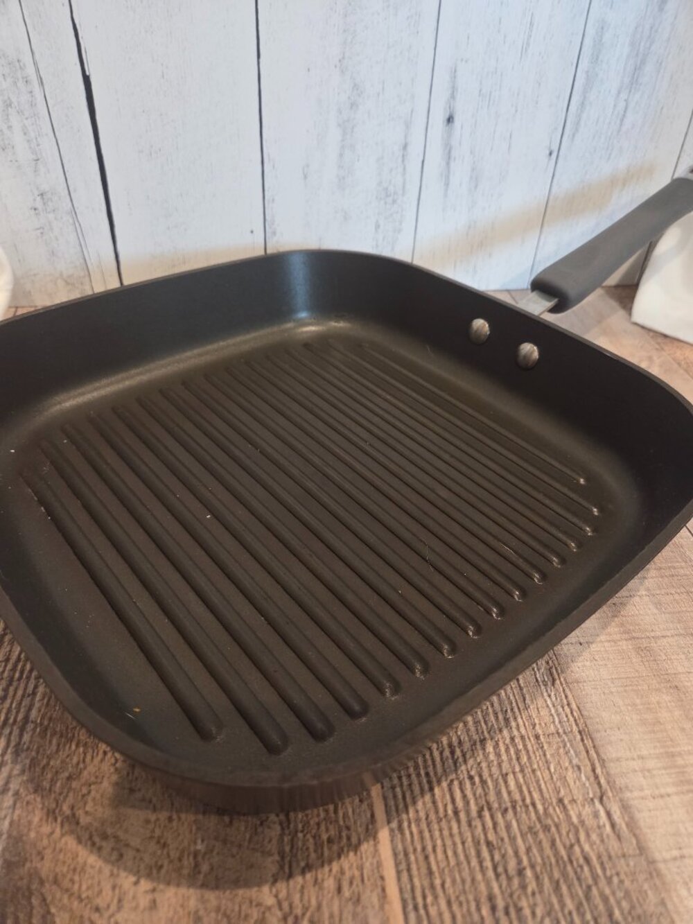 Preowned ~PAMPERED CHEF Grill Pan #2868 Frying Pan Skillet Retired